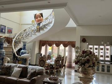 Rumah Mewah dan Full Furnished, 5 menit ke One BelPark Mall