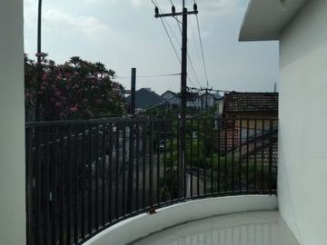 Dijual Rumah Kos SHM Lokasi di Babatan Mukti, Surabaya