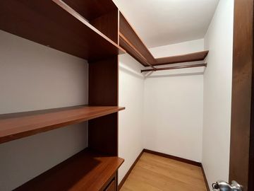 apartamento en arriendo en cumbres. Cod A9433980