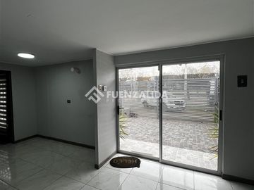 Casa en arriendo de 2 dorm. en Maipú