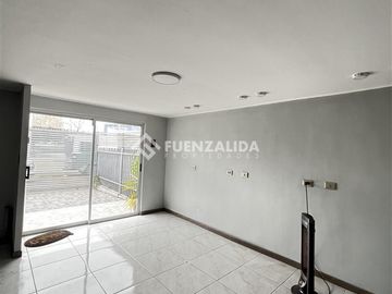 Casa en arriendo de 2 dorm. en Maipú