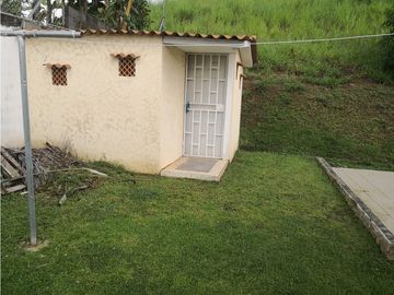 Vendo casa en Barrio Colón *LC-C-09*