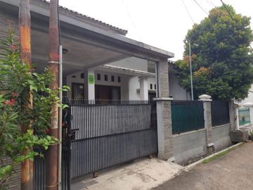 Rumah siap huni dalam perumahan di Beji Timur Depok 2,6 M