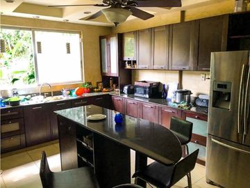 Sea Confiable Alquila/Vende Casa en ALBROOK 4 RECAMARAS
