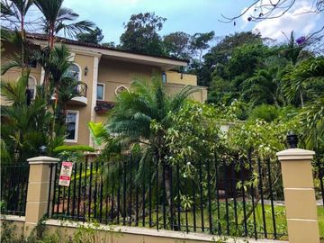 Sea Confiable Alquila/Vende Casa en ALBROOK 4 RECAMARAS