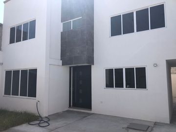 SE VENDE BONITA CASA EN PUEBLA