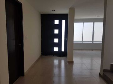 SE VENDE BONITA CASA EN PUEBLA