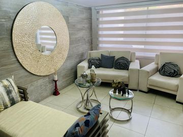 Venta Casa Totalmente Remodelada en Carcelen
