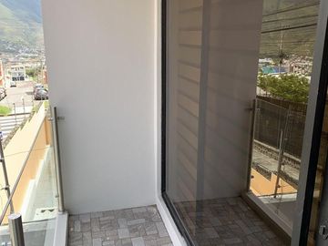 Venta Casa Totalmente Remodelada en Carcelen