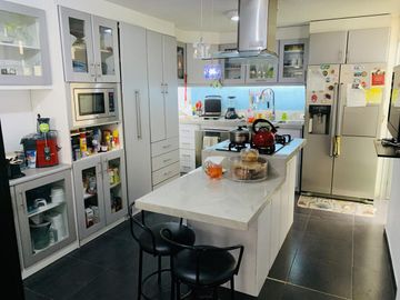 Venta Casa Totalmente Remodelada en Carcelen