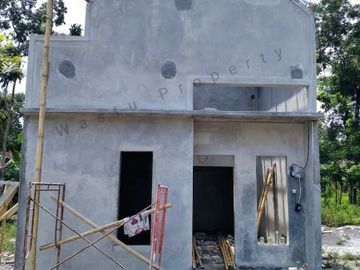 DIJUAL RUMAH DESAIN MODERN TROPICAL DEKAT TOL MANISRENGGO