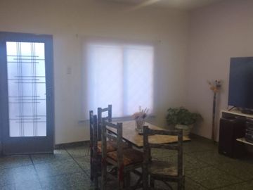 Casa PH en venta en La Tablada