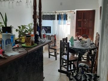 DEPARTAMENTO DE 3 AMBIENTES AL FRENTE CON COCHERA EN VENTA - MORON SUR