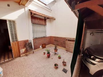 Venta casa 6 Ambentes con cochera - Villa Pueyrredon