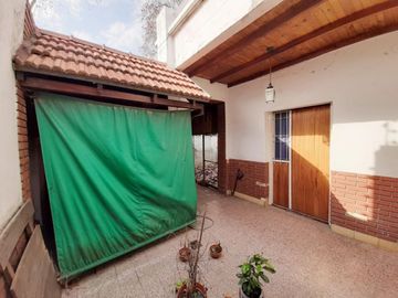 Venta casa 6 Ambentes con cochera - Villa Pueyrredon