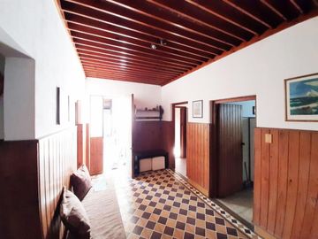 Venta casa 6 Ambentes con cochera - Villa Pueyrredon