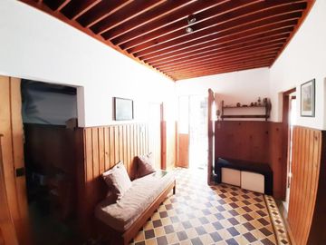 Venta casa 6 Ambentes con cochera - Villa Pueyrredon