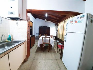 Venta casa 6 Ambentes con cochera - Villa Pueyrredon