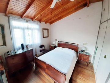 Venta casa 6 Ambentes con cochera - Villa Pueyrredon