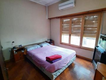 VENTA DE CASA 7 AMBIENTES EN REMEDIOS DE ESCALADA
