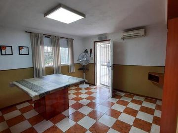 VENTA DE CASA 7 AMBIENTES EN REMEDIOS DE ESCALADA
