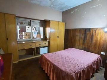 VENTA DE CASA 7 AMBIENTES EN REMEDIOS DE ESCALADA