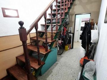 VENTA DE CASA 7 AMBIENTES EN REMEDIOS DE ESCALADA