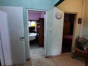 VENTA DE CASA 7 AMBIENTES EN REMEDIOS DE ESCALADA