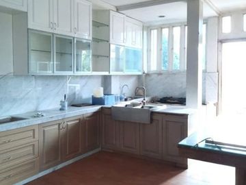 Rumah Hoek Siap Untuk Usaha Perumahan Griya Depok Asri Kota Depok