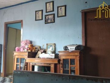 Rumah pinggir jalan butuh uang cikalong wetan | YENNITRIMURTI