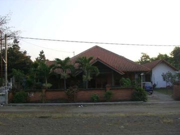 Dijual Rumah Etnik-SURABAYA