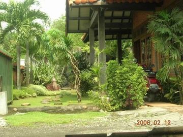 Dijual Rumah Etnik-SURABAYA