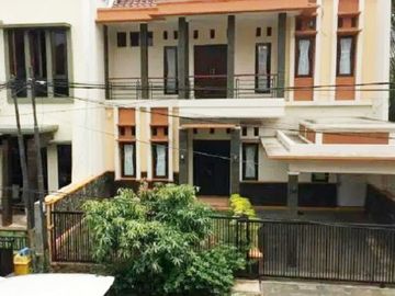 Rumah Dijual 2 Lantai di Pesona Khayangan Depok