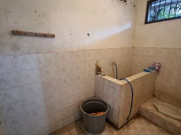 Gudang Bekas Sarang Walet Tengah Kota Pasuruan
