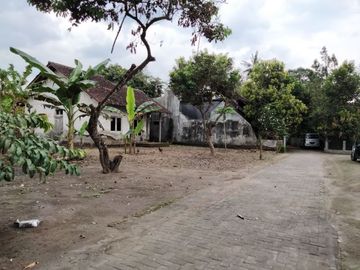 Tanah Sleman Disewakan di Demangan: Luas 1.100m2