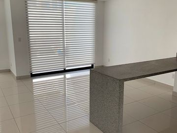 Vendo Casa en Valle de Juriquilla, 3 Recamaras, Cuarto de Servicio, de Lujo