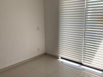 Vendo Casa en Valle de Juriquilla, 3 Recamaras, Cuarto de Servicio, de Lujo