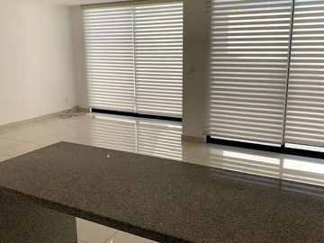 Vendo Casa en Valle de Juriquilla, 3 Recamaras, Cuarto de Servicio, de Lujo