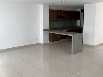 Vendo Casa en Valle de Juriquilla, 3 Recamaras, Cuarto de Servicio, de Lujo