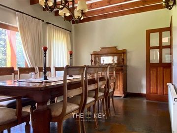 Casa en venta de 4 dorm. en Los Angeles