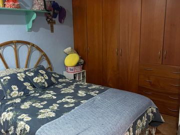 Casa en camelinas ( por el río)