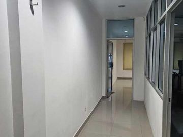Dijual Ruko 3,5 Lantai di  Kelapa Gading - Lokasi Usaha Strategis!