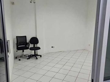 Dijual Ruko 3,5 Lantai di  Kelapa Gading - Lokasi Usaha Strategis!