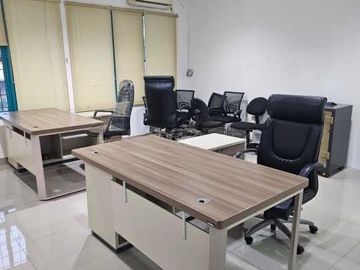 Dijual Ruko 3,5 Lantai di  Kelapa Gading - Lokasi Usaha Strategis!