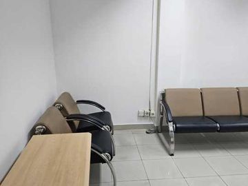 Dijual Ruko 3,5 Lantai di  Kelapa Gading - Lokasi Usaha Strategis!