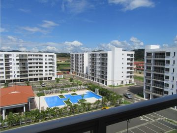 Apartamento en Venta de  2 Recamaras en PH Midrise, Woodlands