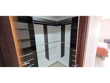 Apartamento en Venta de  2 Recamaras en PH Midrise, Woodlands