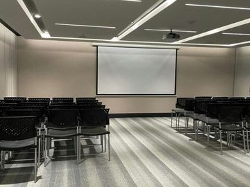 SE VENDE OFICINA EN EDIFICIO PLATINUM DE ESTRENO