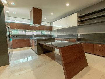 CASA EN VENTA EN  BOSQUES DE LOS LAGOS ZONA PUERTA LAS LOMAS Y JUAN PALOMAR