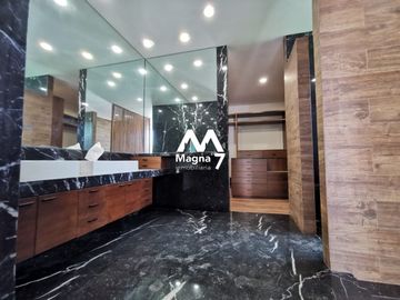 CASA EN VENTA EN  BOSQUES DE LOS LAGOS ZONA PUERTA LAS LOMAS Y JUAN PALOMAR